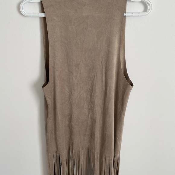 BB Dakota Fringe Long Vest - Picture 4 of 5